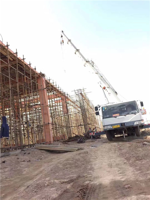 米林县25 吨、50 吨吊车怎么选？多大重量 / 半径适合对应车型？