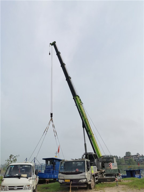 米林县桥梁建设吊装案例